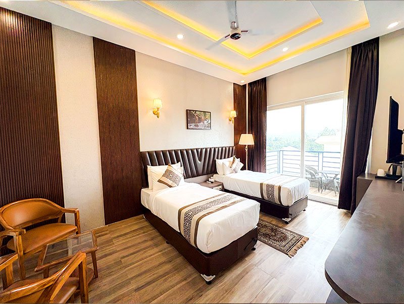 Rooms and Suites